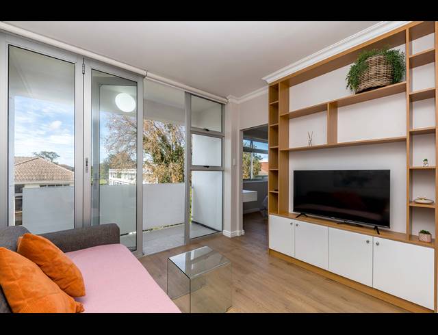 1 BEDROOM APARTMENT BLOCK TO LET IN RONDEBOSCH